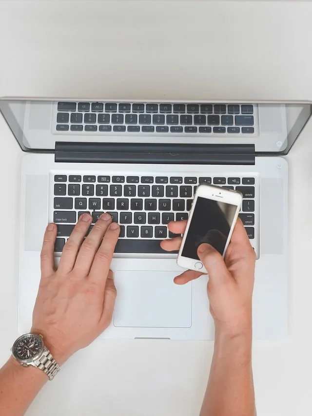 desk, computer, coffee cup